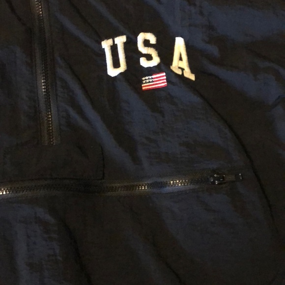 Brandy Melville pullover - Picture 2 of 4